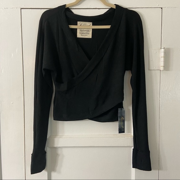 Kismet couture “Designed in Texas” Thumb Holes - Picture 1 of 15